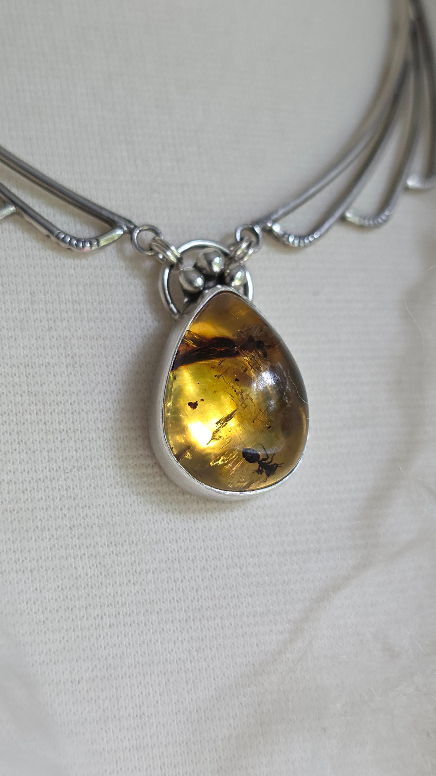 x ANCIENT AMBER Necklace - Fine and Sterling Silver