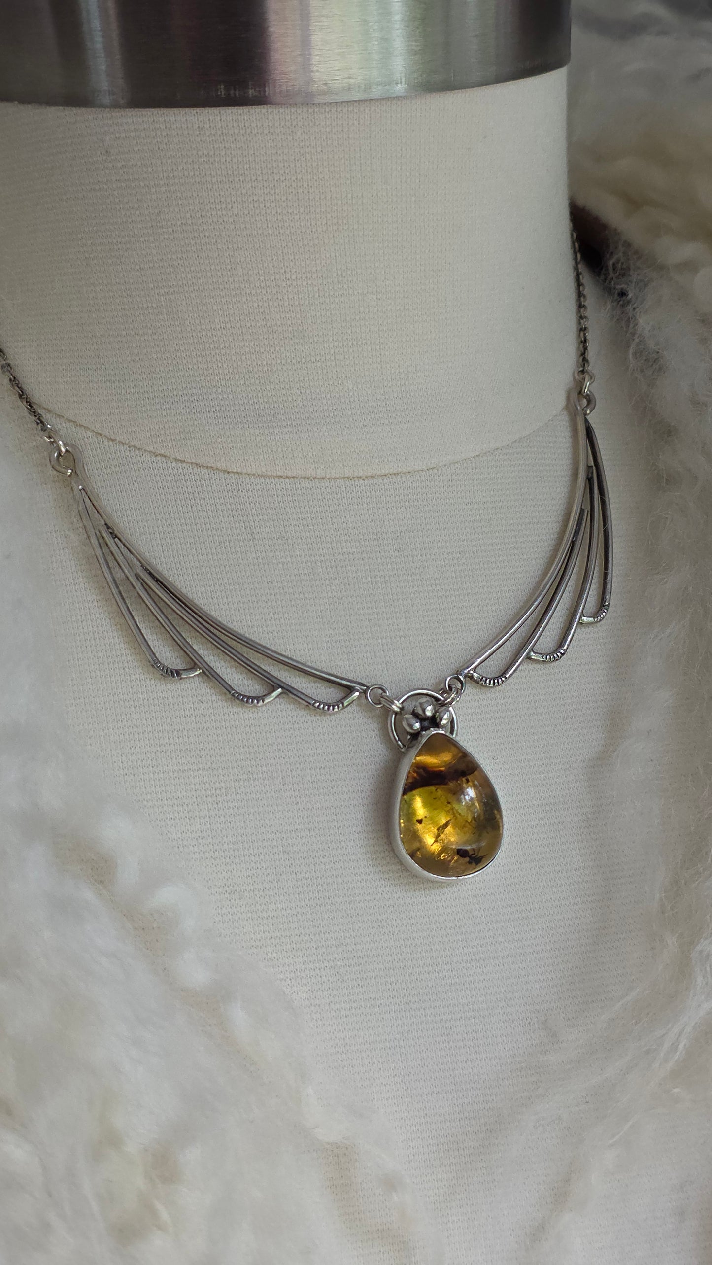 x ANCIENT AMBER Necklace - Fine and Sterling Silver