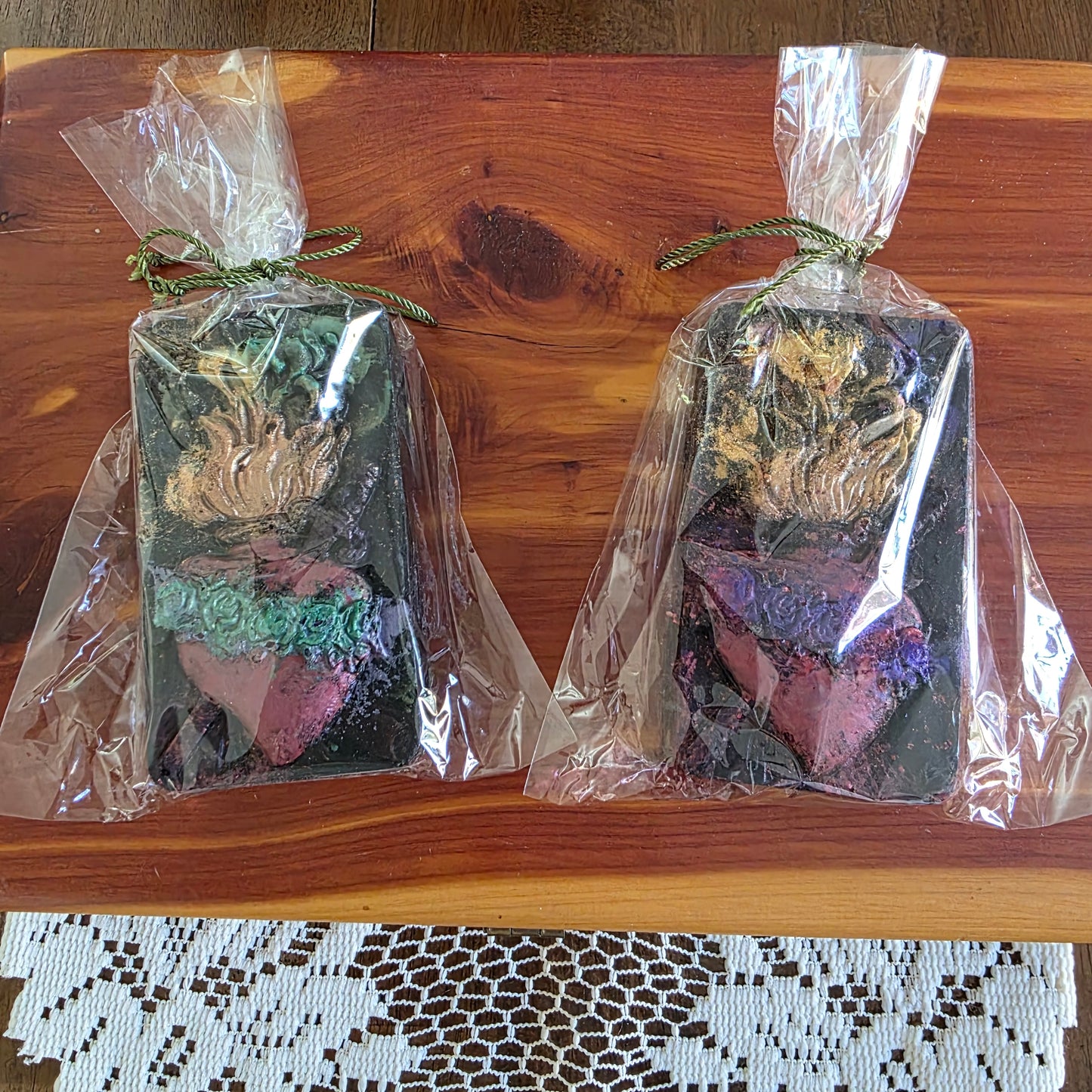 xtras BUNDLE OF 2 HANDMADE ALOE & CHARCOAL SOAP