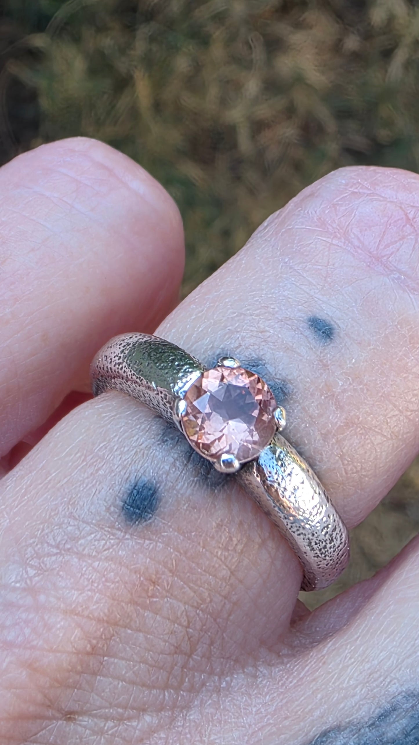 OREGON SUN Ring - (size 8) Oregon Sunstone in All Sterling Silver